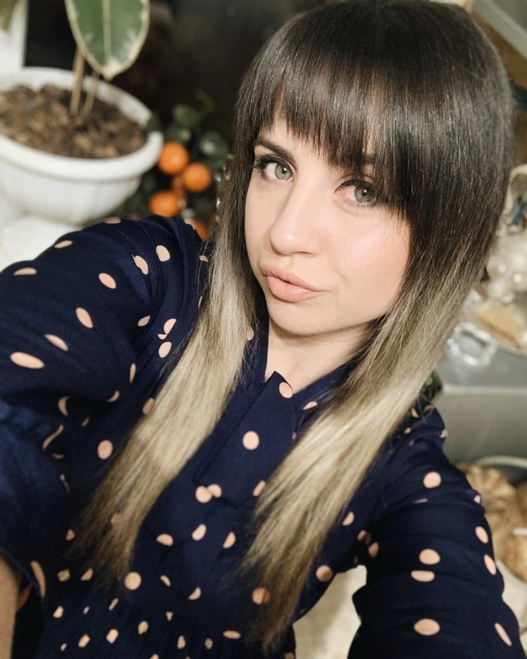 Косая чёлка с уголком