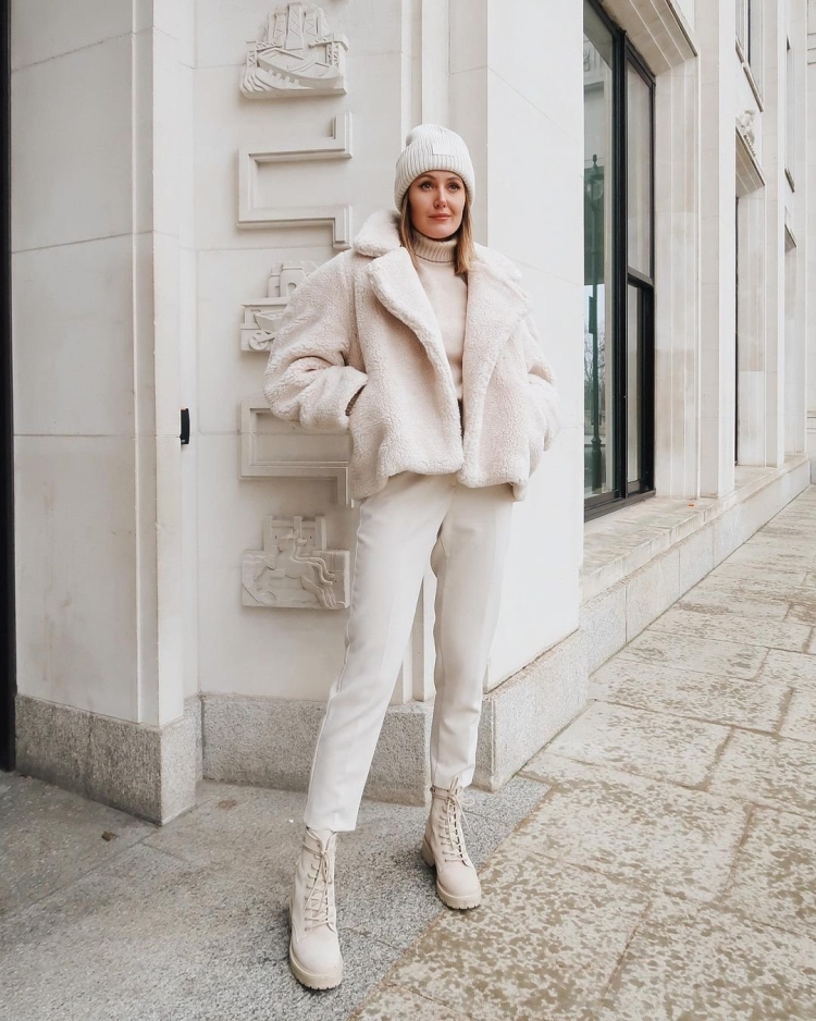 Светлый зимний образ