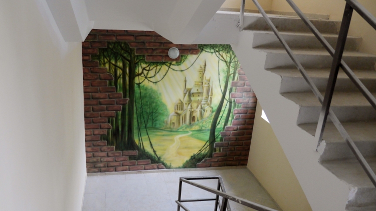 Настенная живопись в подъезде