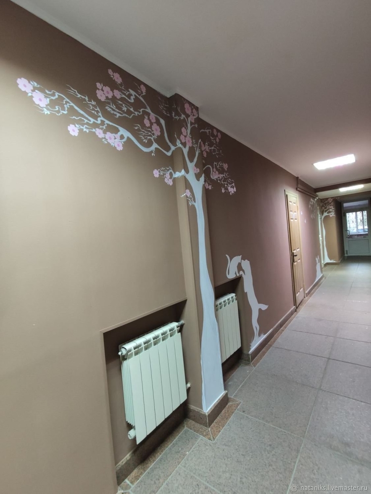Декор стен в подъезде