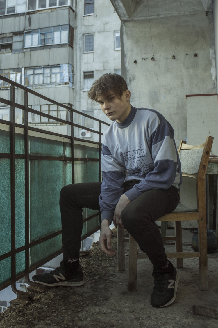 Подростки в подъезде