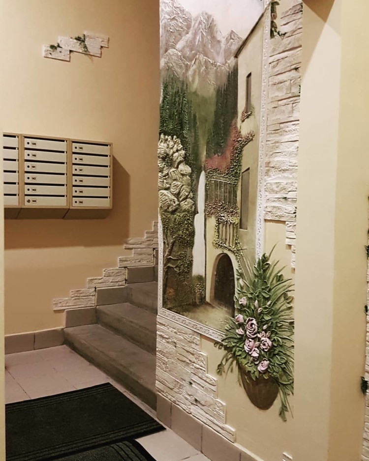 Красивый подъезд