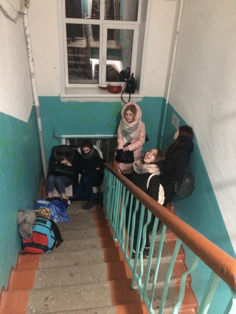 Подъездные девочки