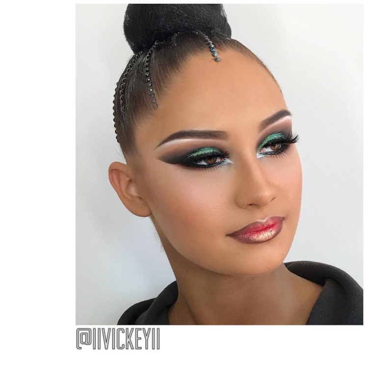 Макияж для бальных танцев Юниоры