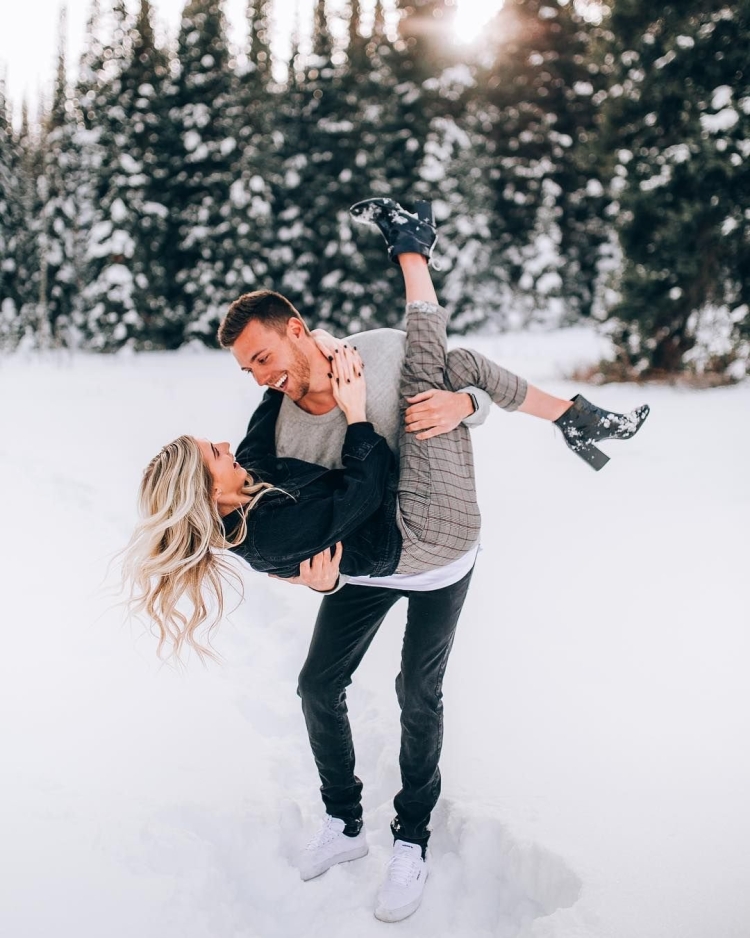 Фотосессия пары зимой