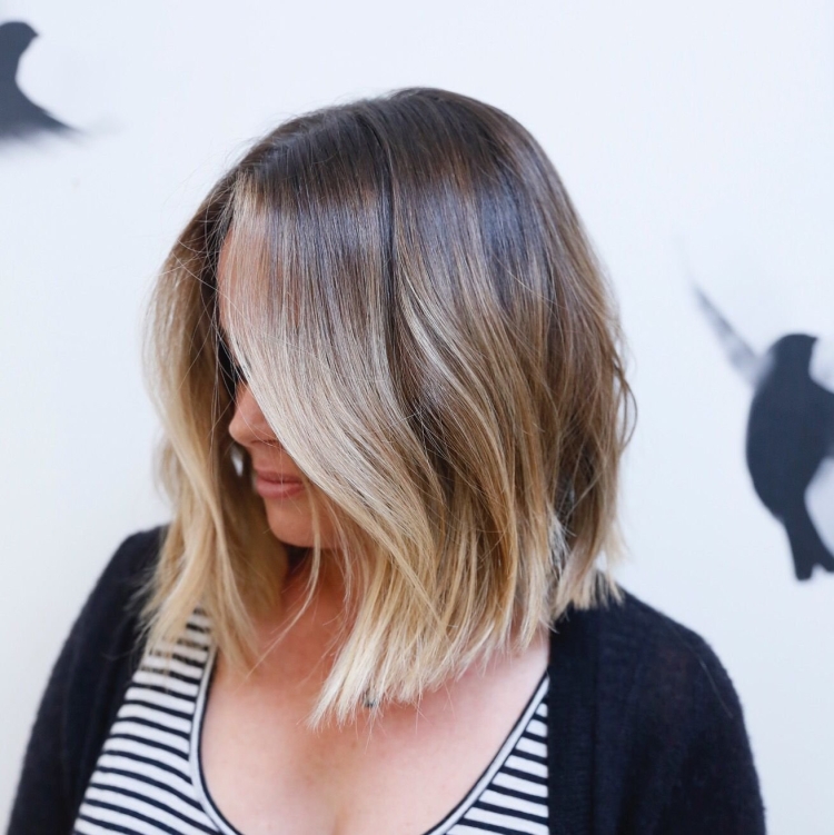 Каре Боб с высветленными передними прядями