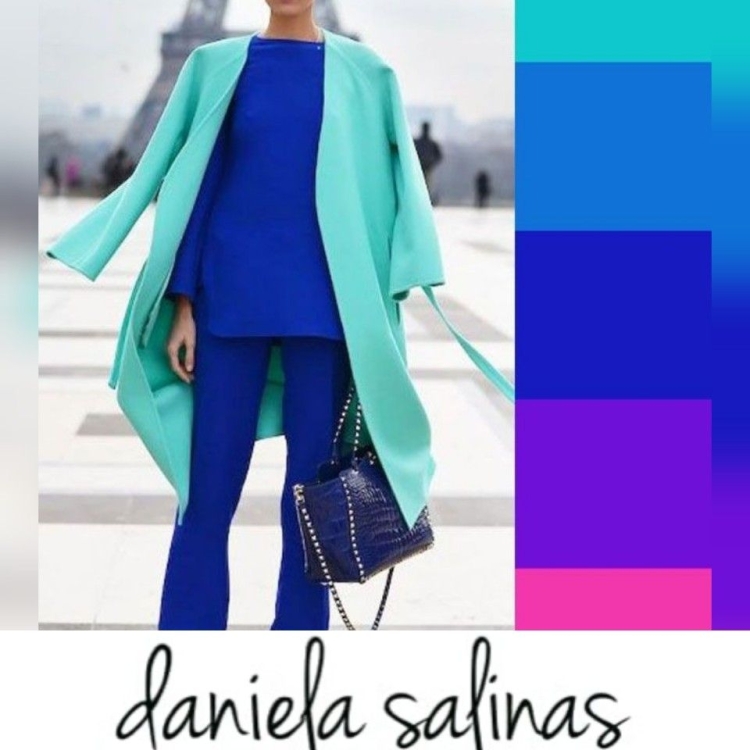 Сочетание ярко синего цвета