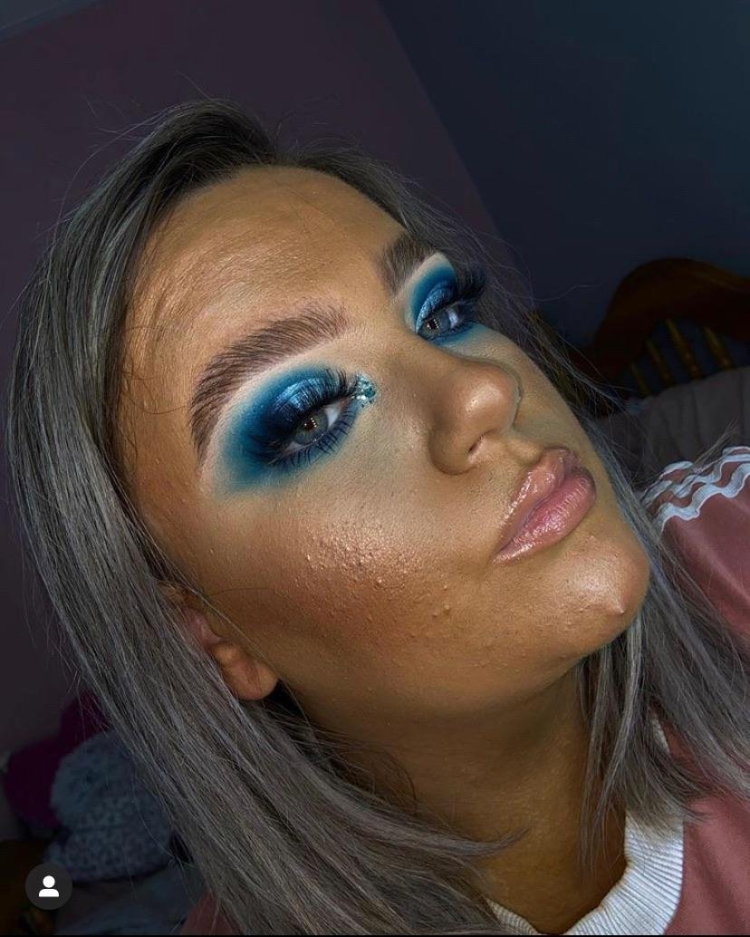 Перебор с макияжем