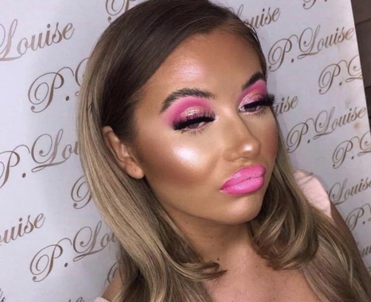 Перебор с косметикой