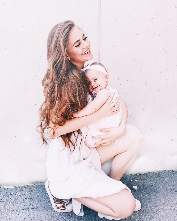 Красивая мама