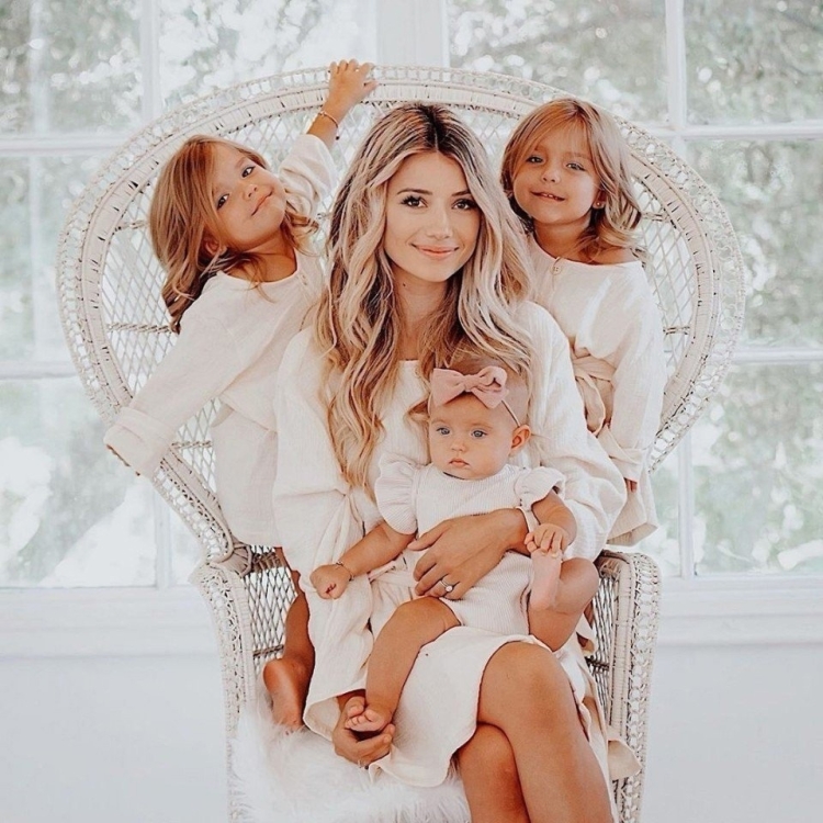 Фотосессия с двумя дочками