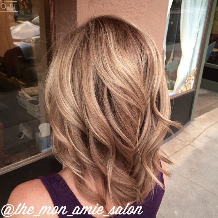 Бежевый блонд с мелированием