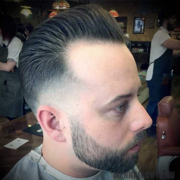 Стрижка фейд с залысинами