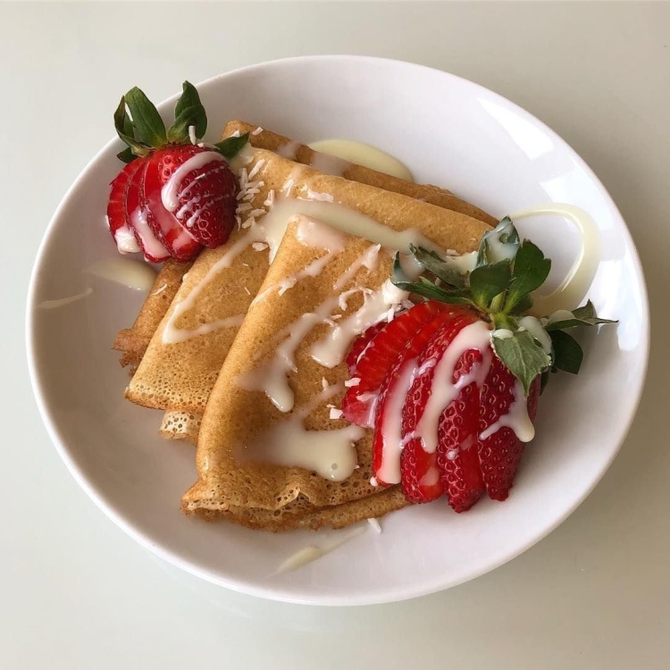 Блинчики с клубникой